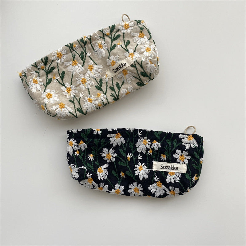 Wholesale Large Capacity Cotton Embroidered Daisy Flower Cosmetic Bag
