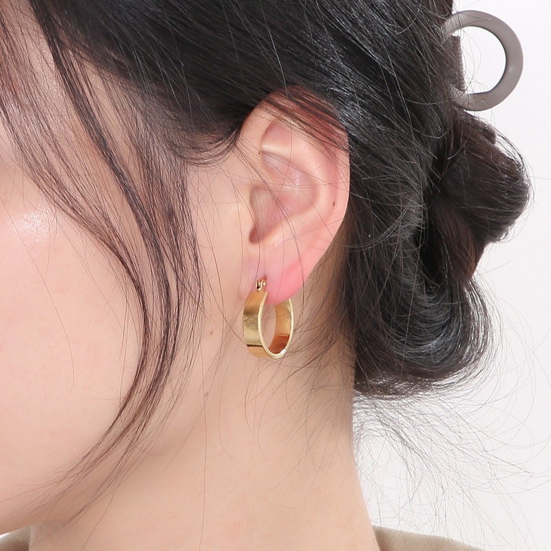 Wholesale Retro Niche Circles Sweet Cool Gold Plated Earring