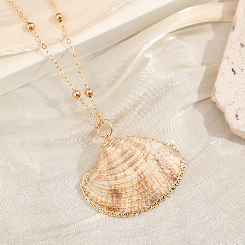 Wholesale Gold-edged Conch and Seashell Necklace