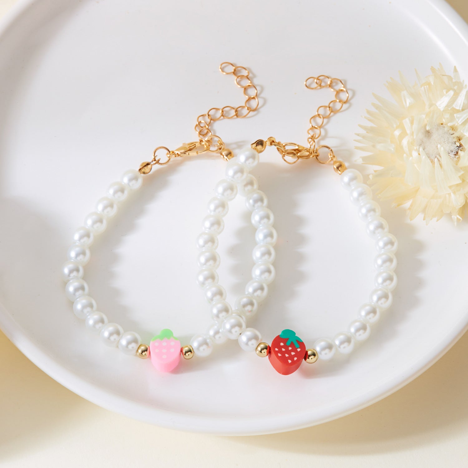 Wholesale Strawberry necklace simple summer small fresh soft ceramic rice pearl necklace female