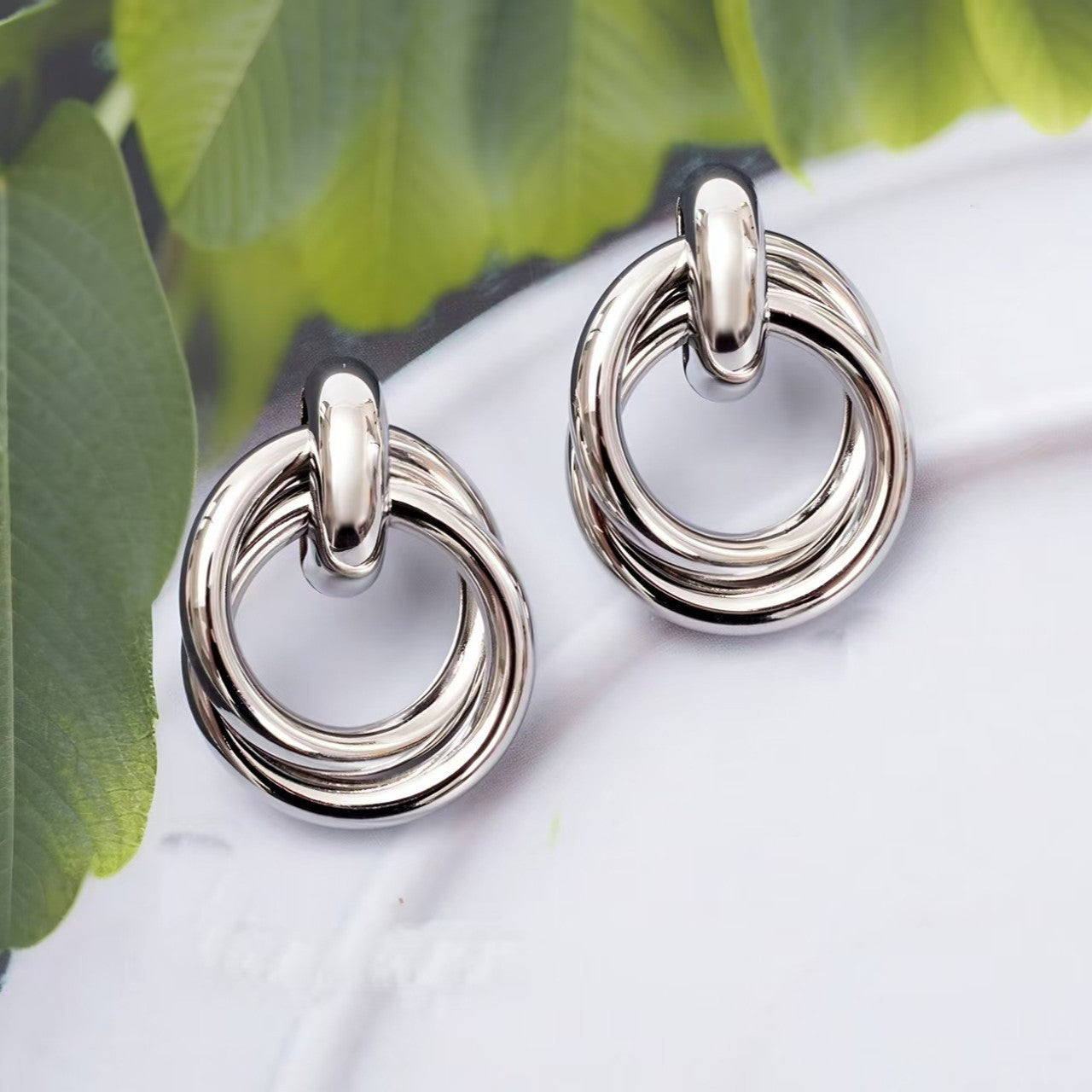 Wholesale Ancient circle gold metal style exaggerated earrings