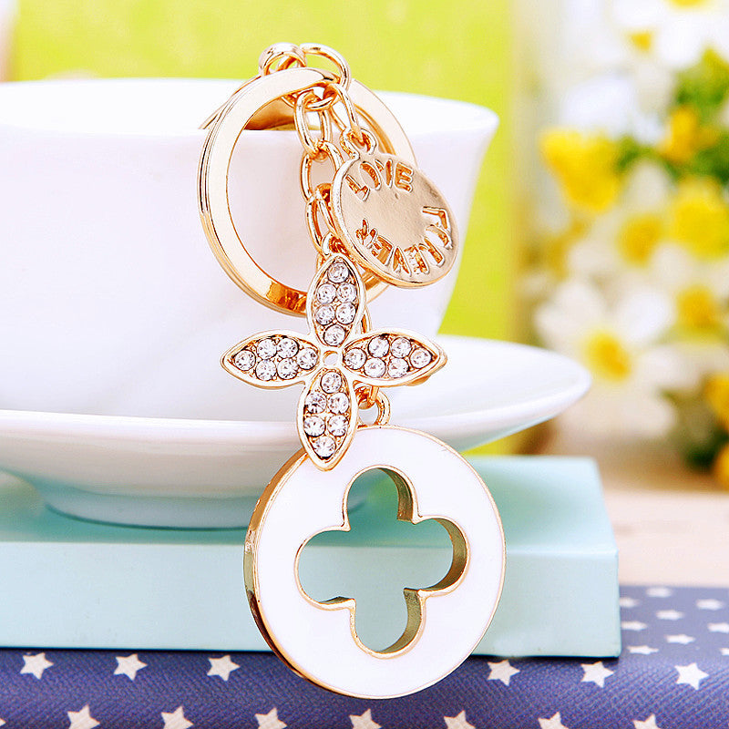 Wholesale Flower Metal Car Keychain With Tassel Pink White Bag Charm And Key Accessory Gift For Women Boutique Resale