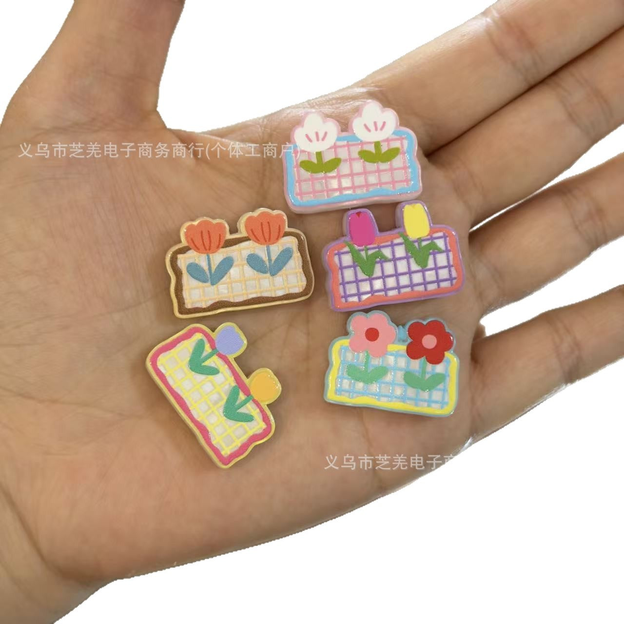 Wholesale 10pcs embossed colorful cute flower acrylic beads