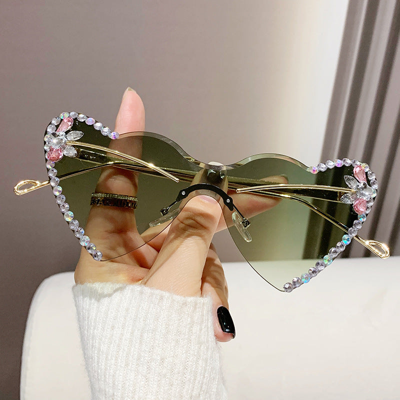 Wholesale Diamond studded heart-shaped lens sunglasses