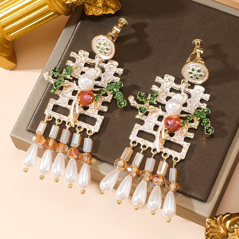 Wholesale Pearl Tassel Ear Clips