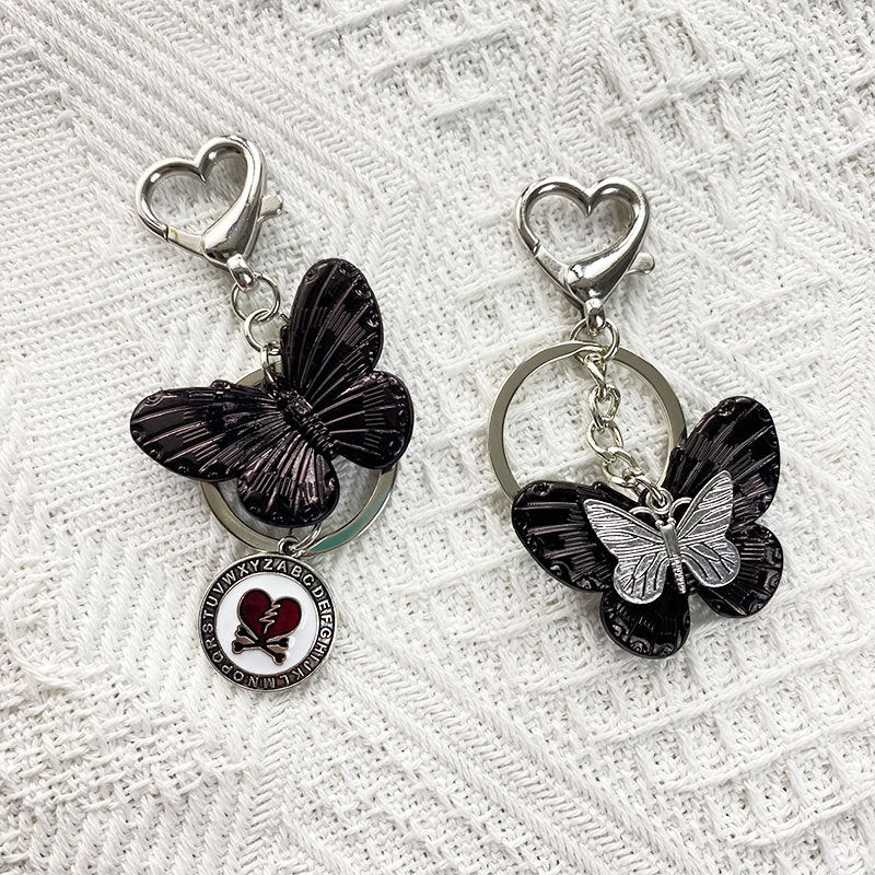 Wholesale Vintage Butterfly Crack Heart Hangtag Keychains