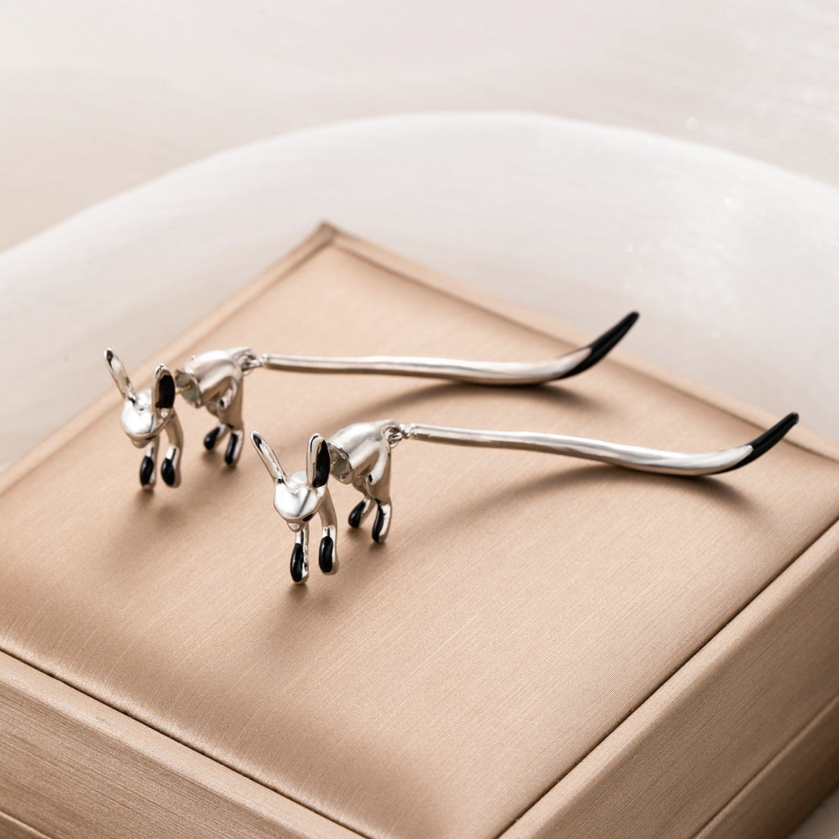 Wholesale French creative temperament long-tailed fox earrings