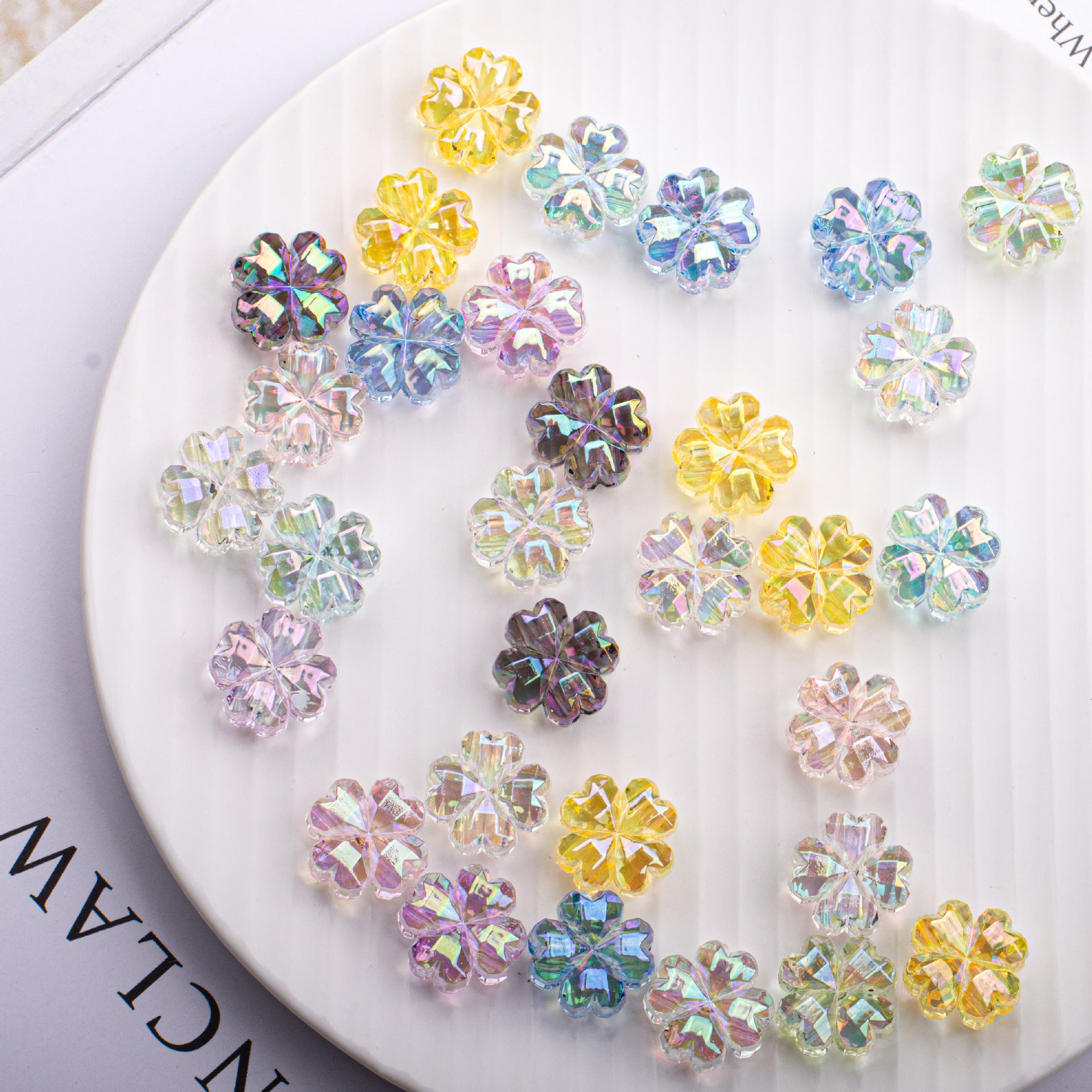 Wholesale 10PCS Beaded Accessories Four-leaf Clover Straight Hole Acrylic Small Loose Beads