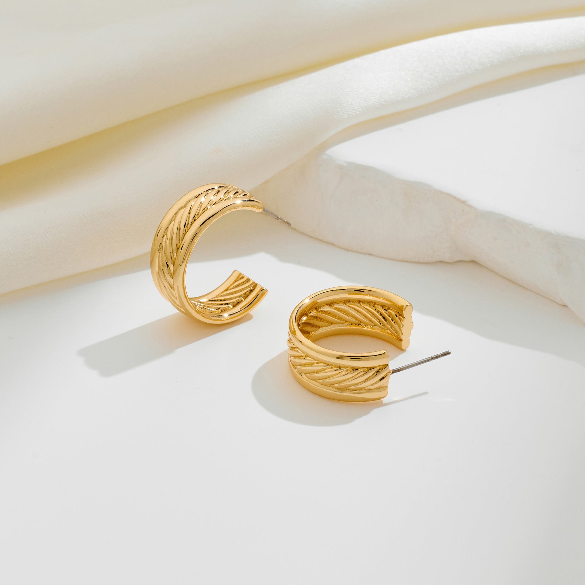 Wholesale Flower ing circular double-layer earrings