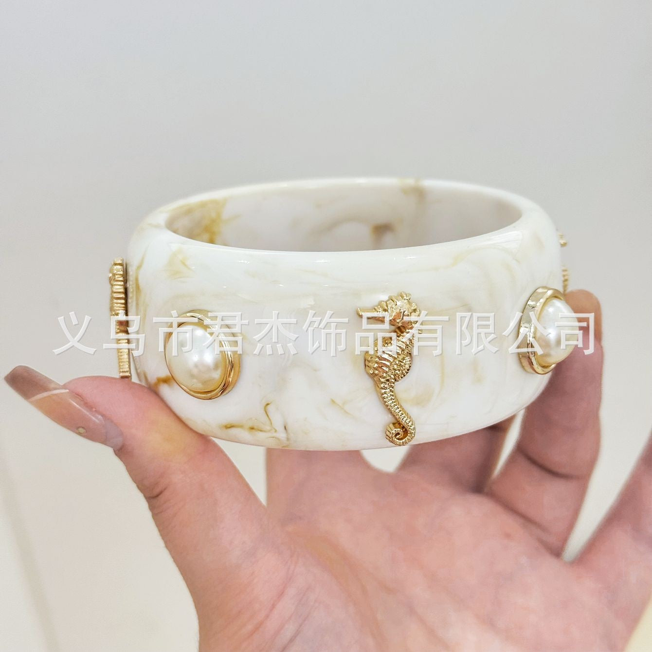 Wholesale Resin Pearl Shell Bracelet