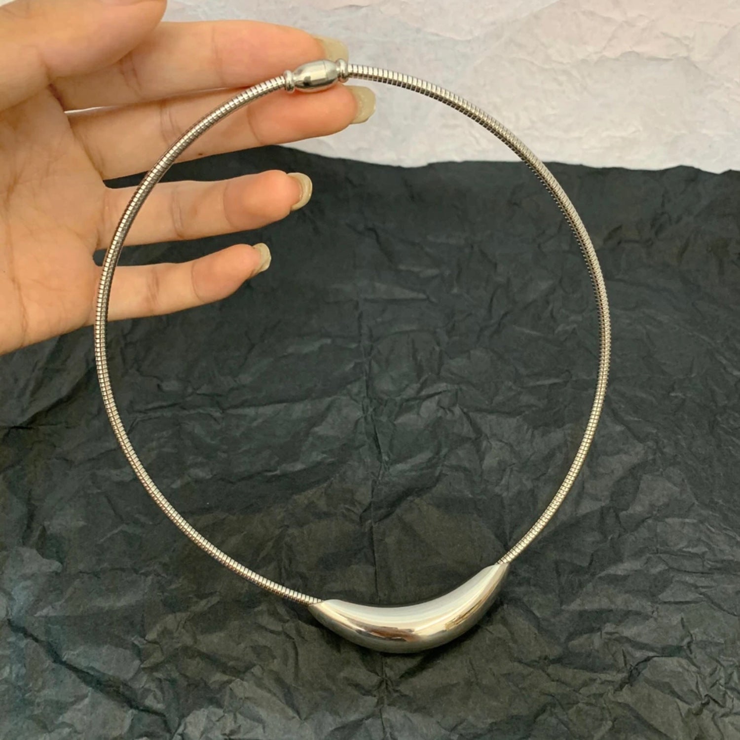 Wholesale Titanium Steel Metal Wind Curved Bend Necklace