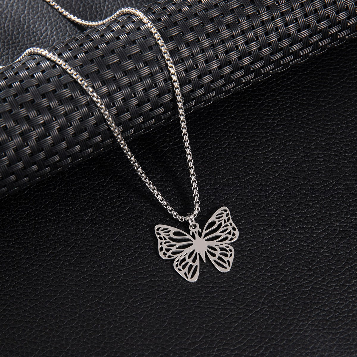 Wholesale  new stainless steel hollow volleyball plant flowers butterfly pendant necklace jewelry men