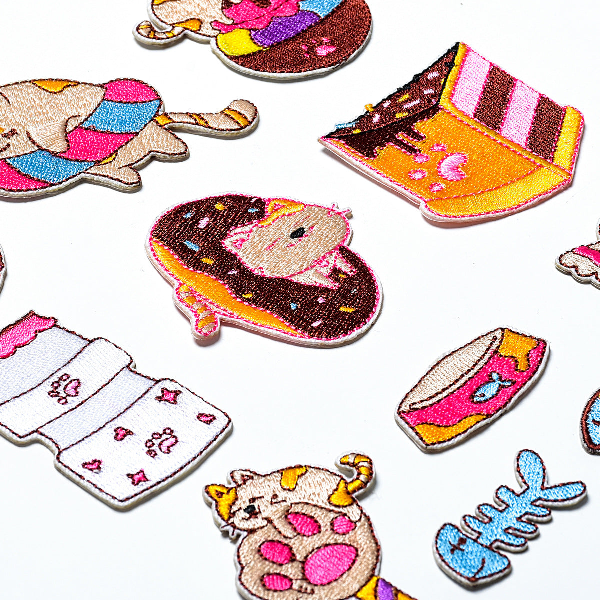 Wholesale Chic Chocolate Cat Self Adhesive Embroidered Patch Trendy DIY Clothing And Coat Decorative Accessory For Everyday Use