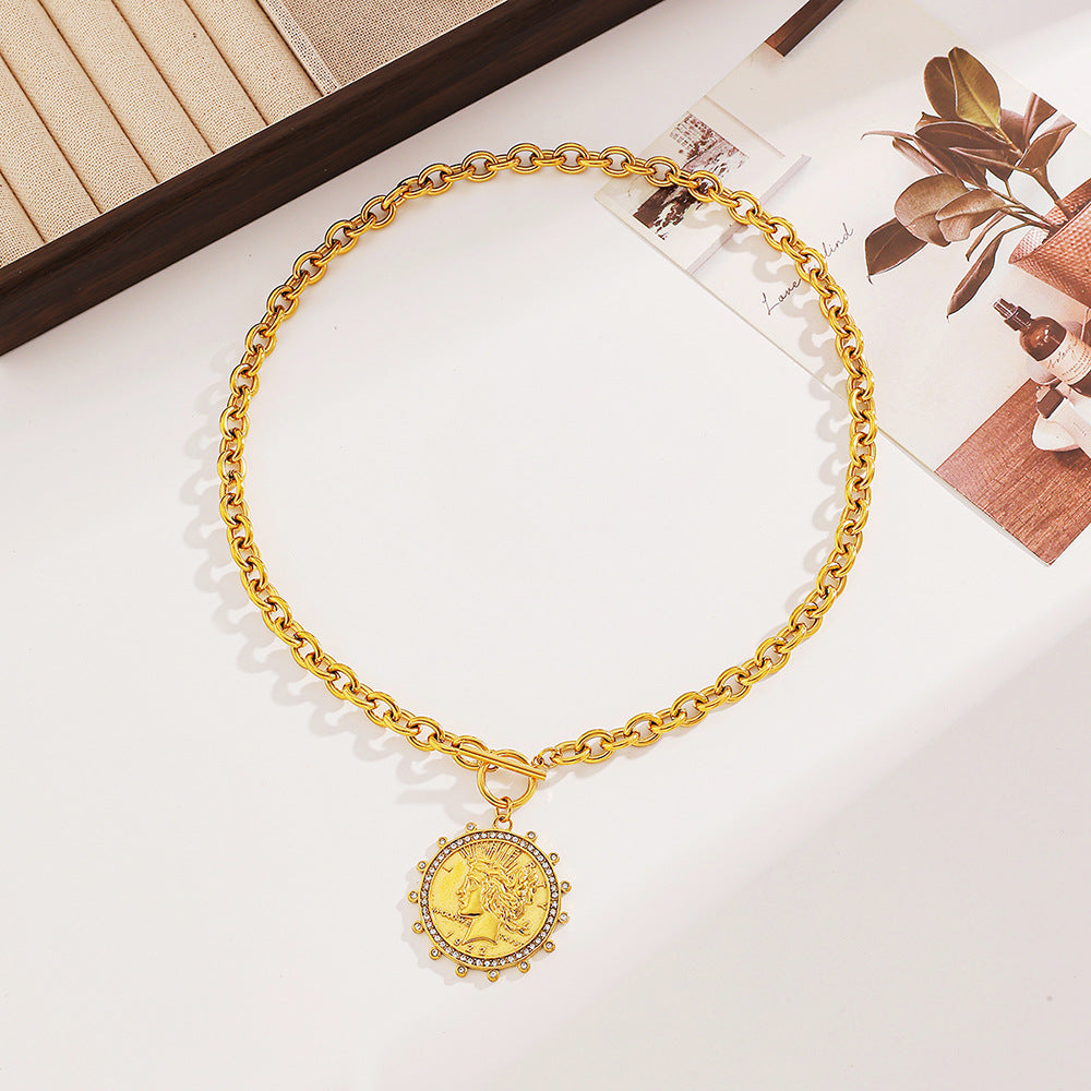 Wholesale Stainless Steel Necklace Queen Portrait Zircon Necklace