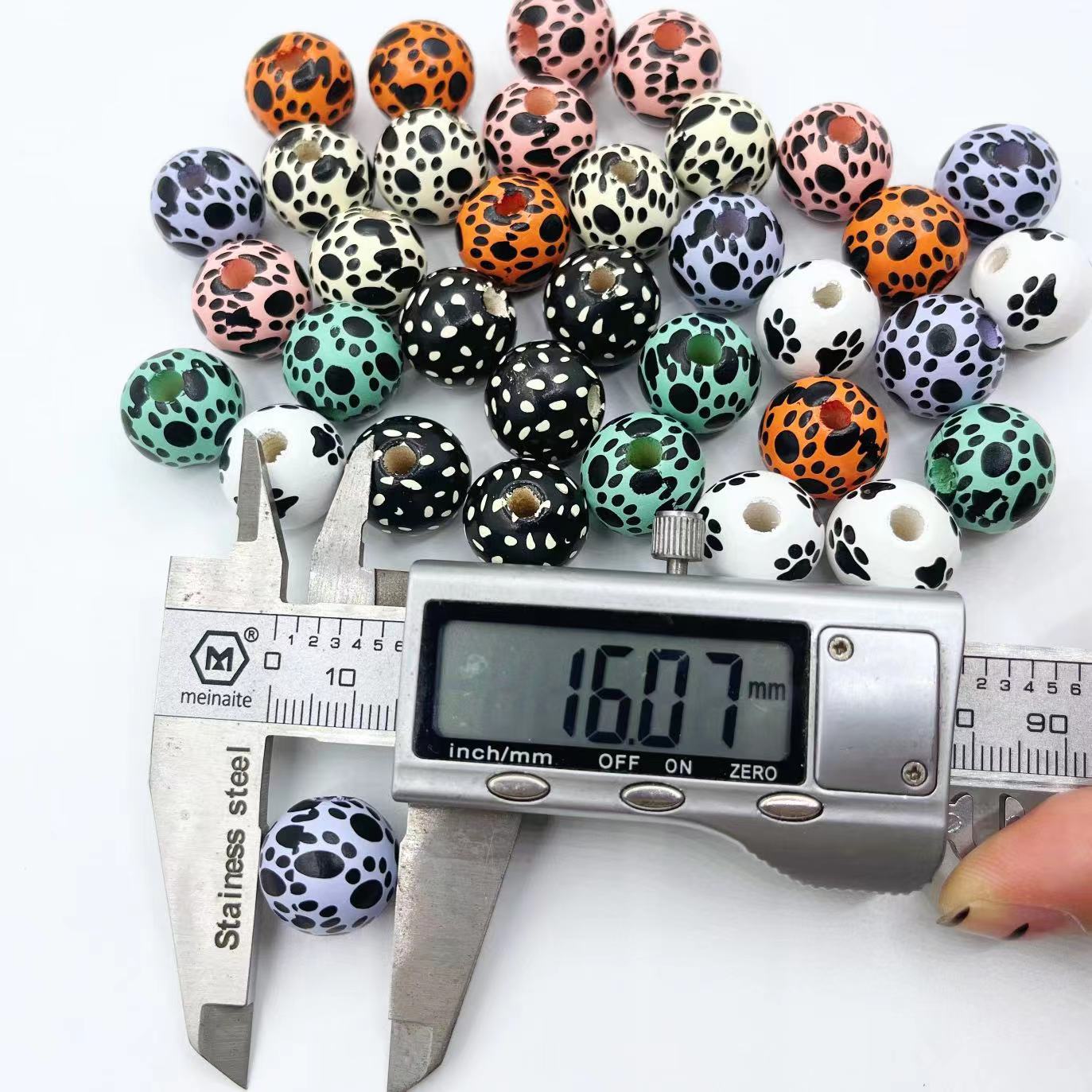 Wholesale 50PCS/PACK Bear Paw Cat Paw Printed Wooden Beads