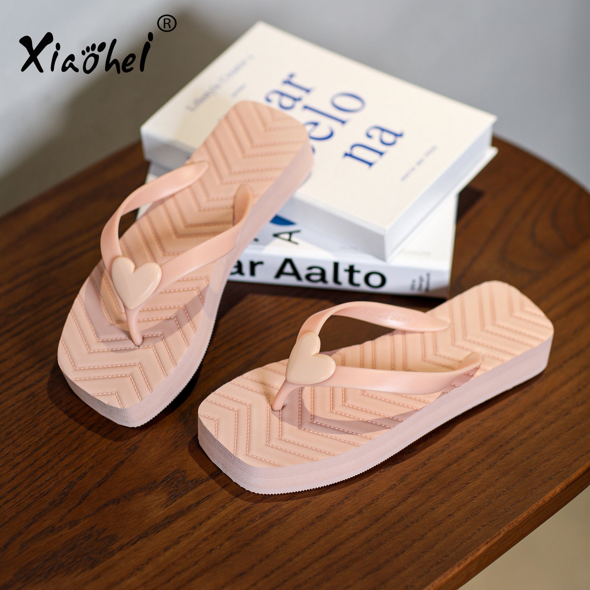 Wholesale Outdoor Breathable Lightweight Thick Bottom Square Toe Love Flip Flops