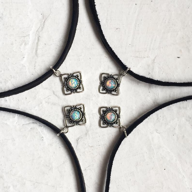 Wholesale Petal Opal Small Pendant Women' s Collarbone Chain Velvet Short Necklace