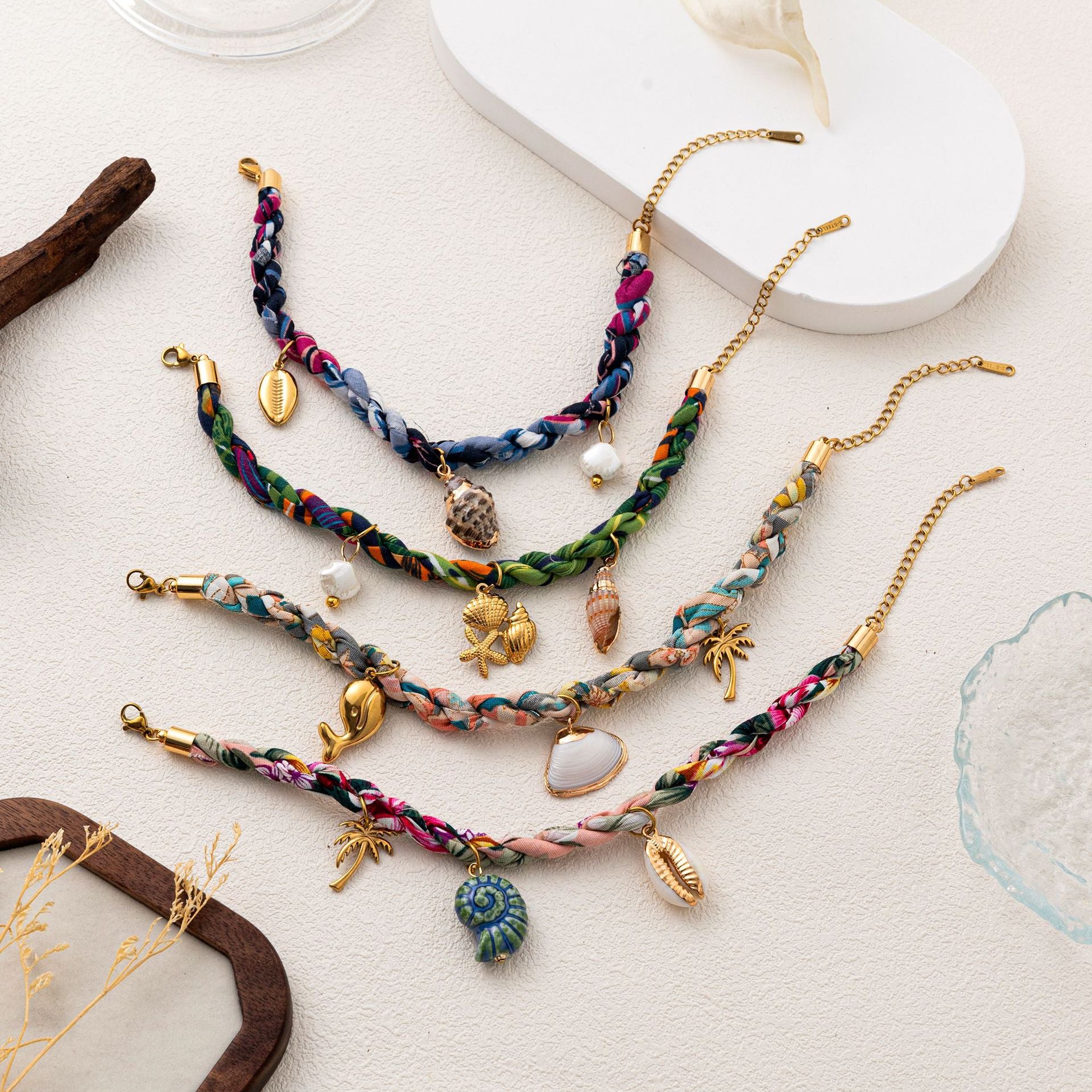 Wholesale  Colorful Scallop Necklace Marine Life Pendant Clavicle Necklace Electroplated 18K Gold