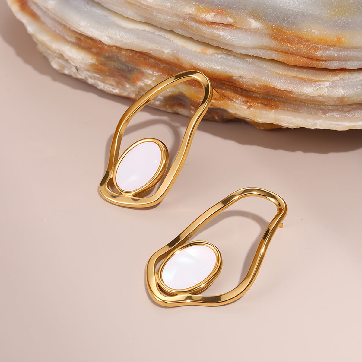 Wholesale Hollow out irregular mother-of-pearl stud Stainless Steel Earrings