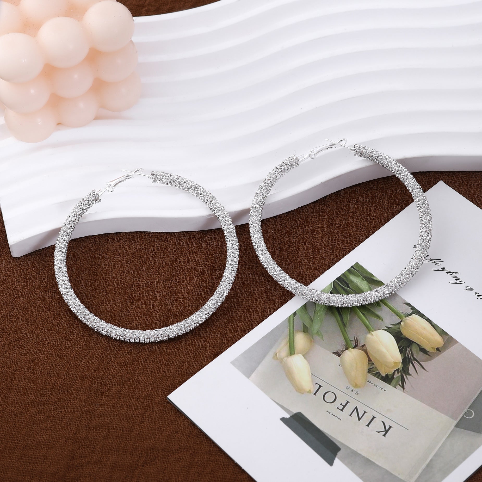 Wholesale Fashion Light Luxury Diamond Large Women's Round Simple Elegant Earrings