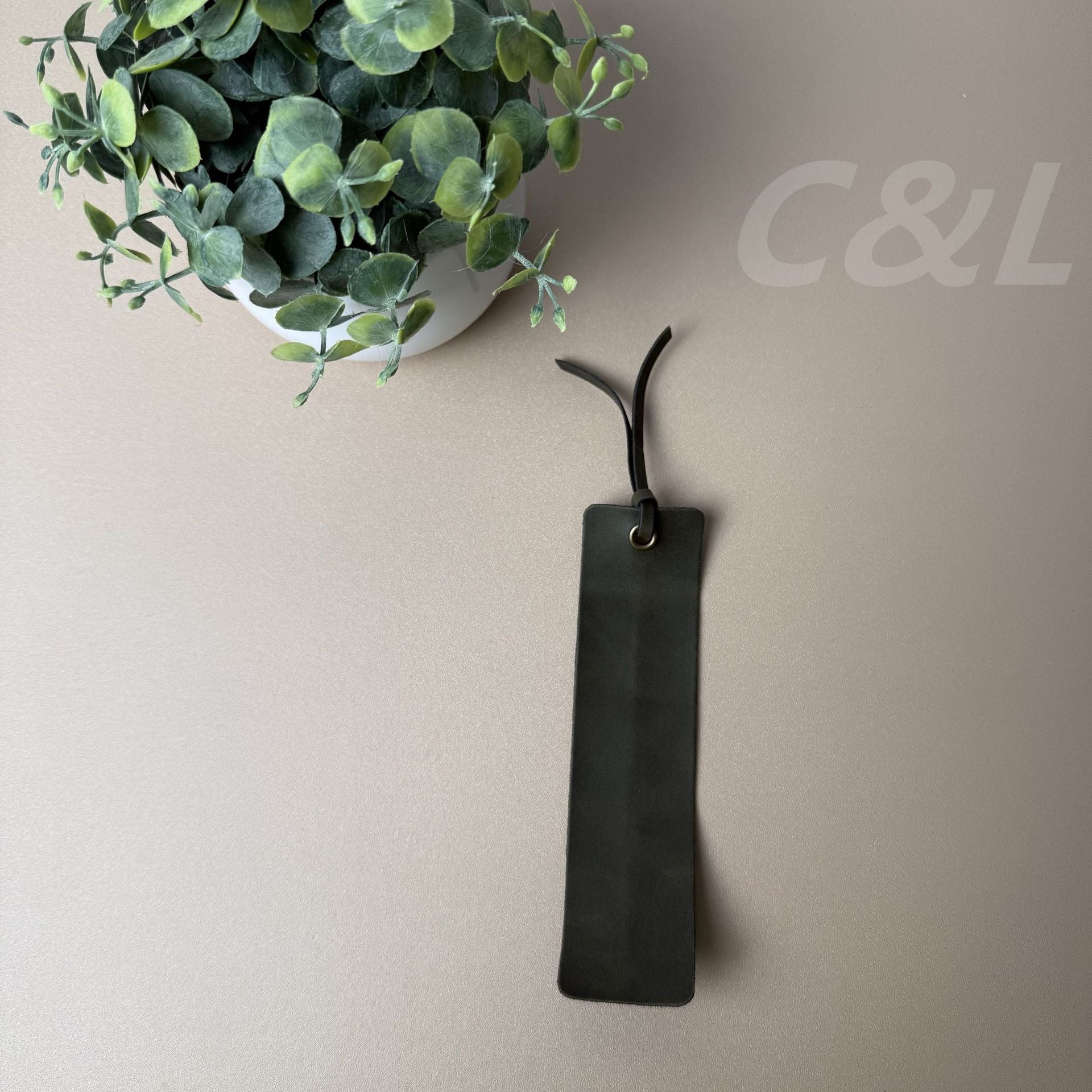 Wholesale explosion personalized leather bookmark