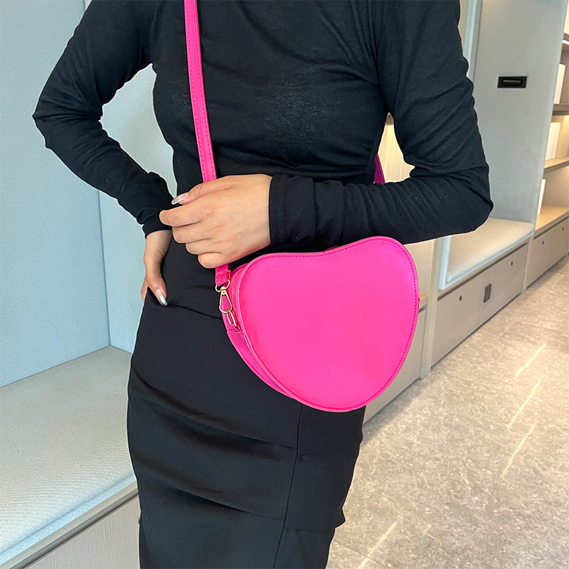 Wholesale PU Heart-shaped Crossbody Bag and Shoulder Bag