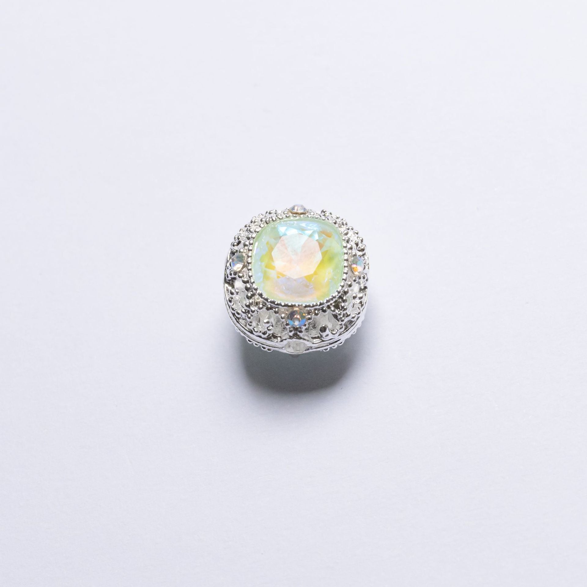 Wholesale 20pcs Alloy Crystal Western Princess Series Straight Hole Multi-color Optional Aperture 2.0mm Diy Mobile Phone Chain Bag Chain Pen