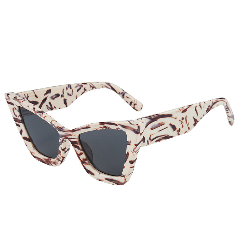 Wholesale Retro Triangular Cat Eye PC Sunglasses