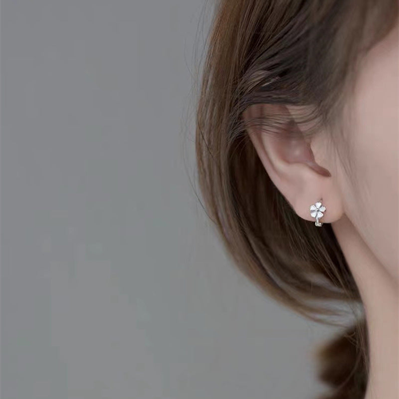 Wholesale High-end and Niche Pure Silver Needle Earrings