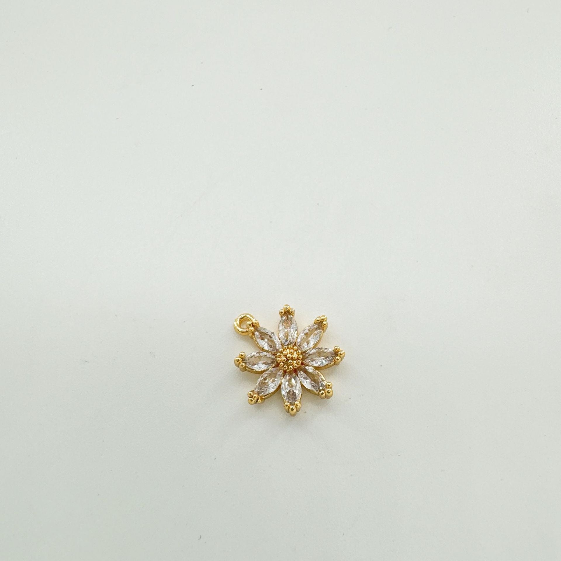 Wholesale 18K gold plated copper natural shell inlaid fan shaped heart pendant