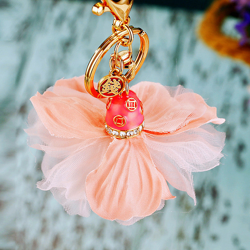 Wholesale Flower Metal Car Keychain With Tassel Pink White Bag Charm And Key Accessory Gift For Women Boutique Resale