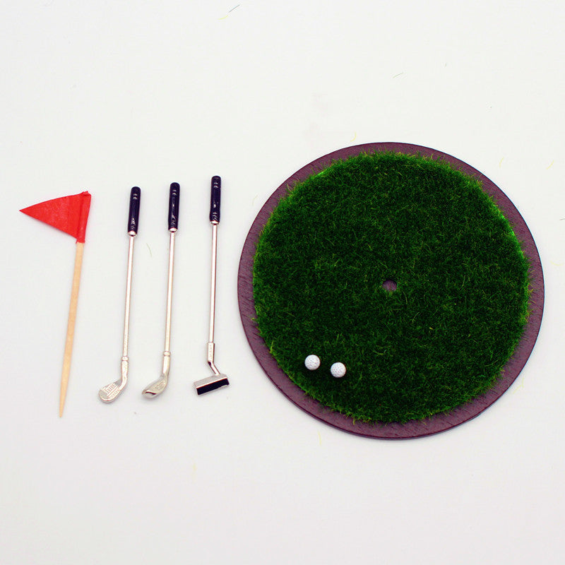 Wholesale Dollhouse Doll House Mini Golf Clubs Grass Model BJD Miniature Scene Prop Model Accessories