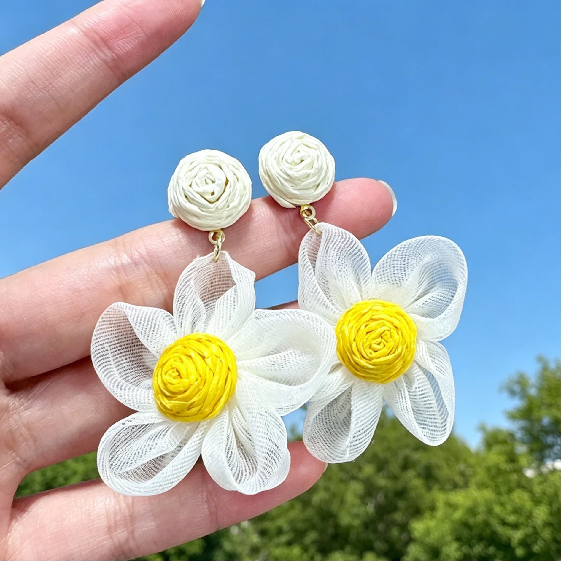 Wholesale Trendy Summer Vacation Hand Knit Raffia Flower Earrings For Women Golden Yellow Fashion Accessory Resale Gift