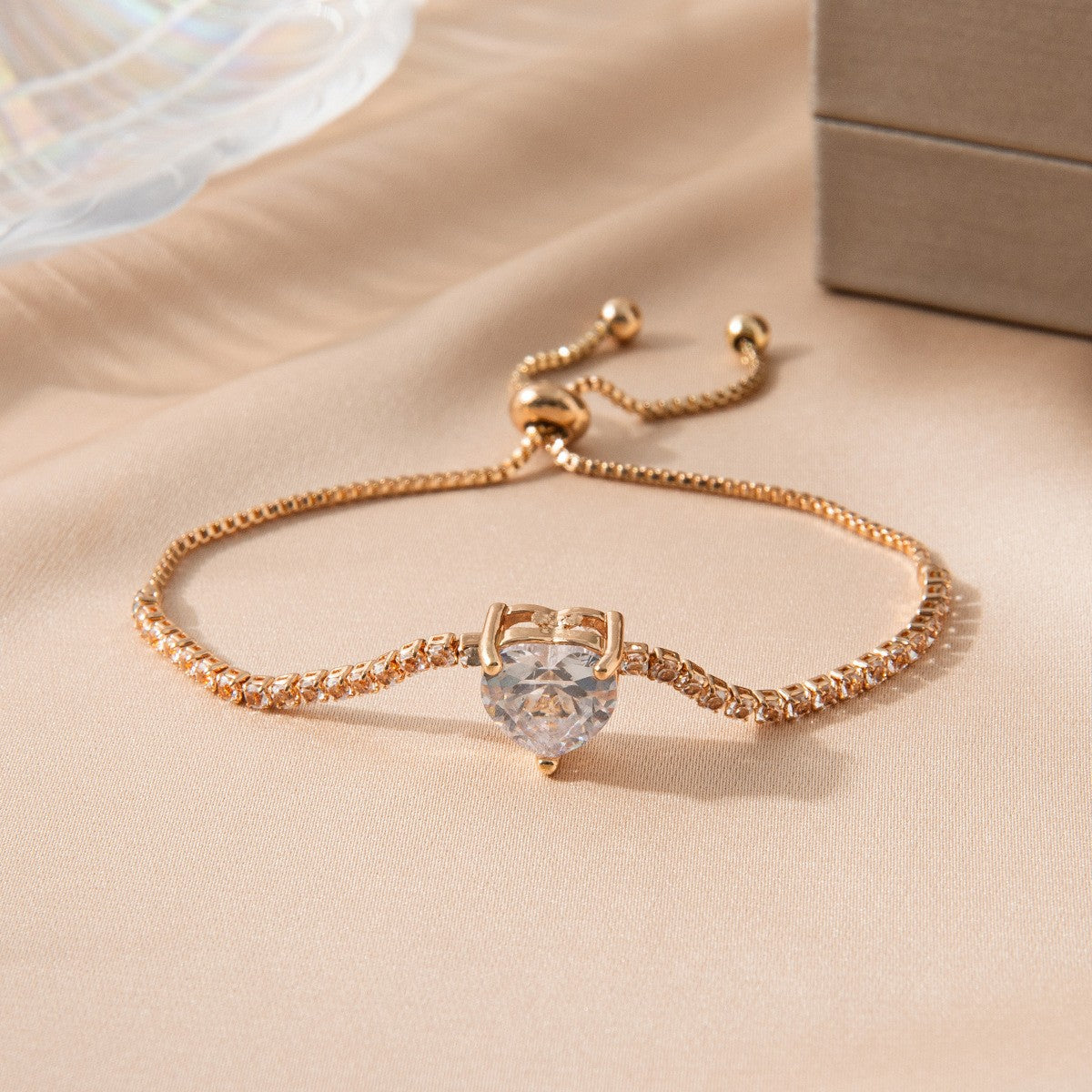 Wholesale Diamond studded heart-shaped pull-out bracelet