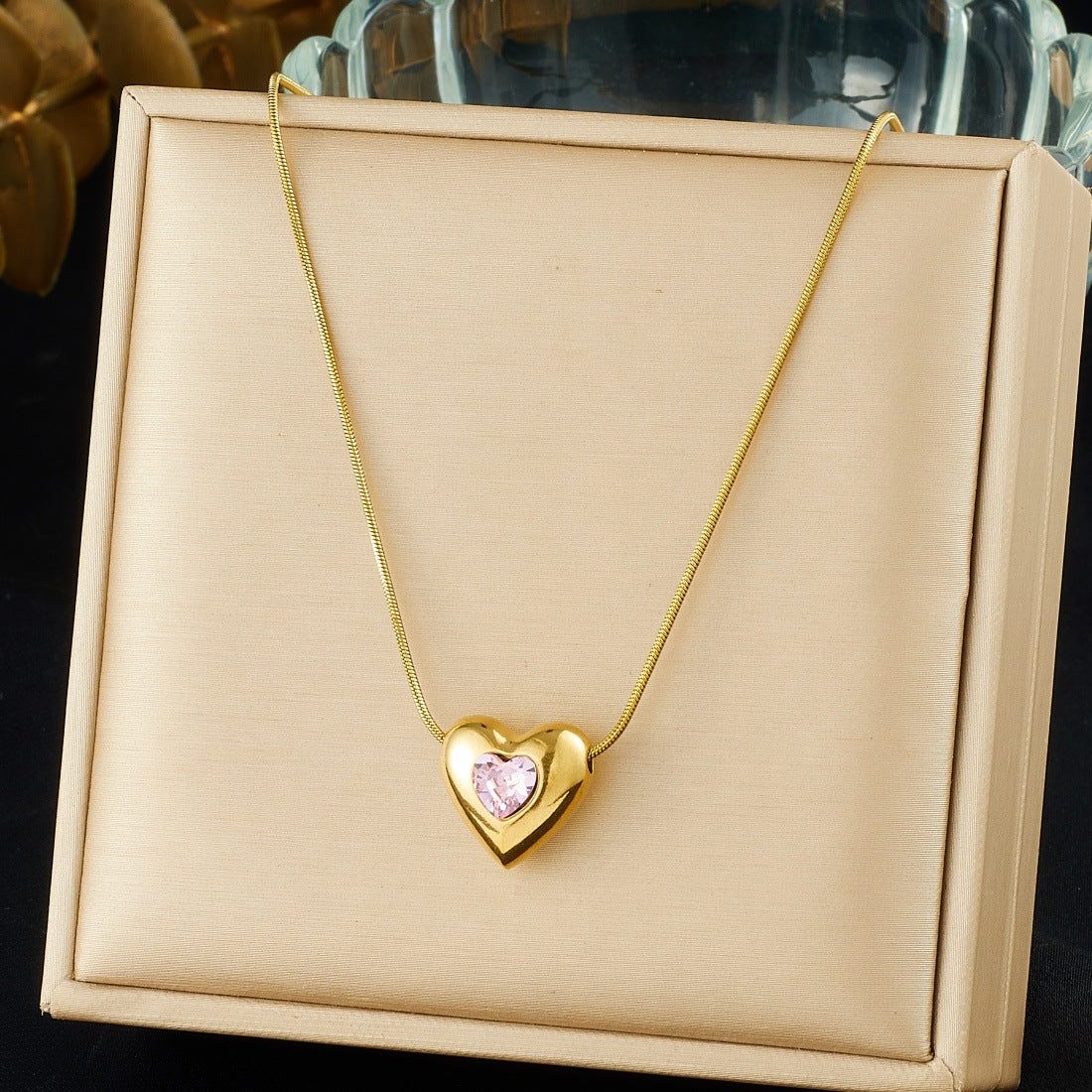 Wholesale Diamond-encrusted heart-shaped stainless steel necklace
