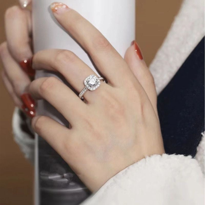 Wholesale Simulated Moissanite Round and Square One Carat Ring