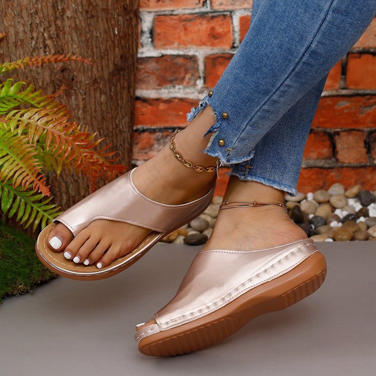 Wholesale Fold-toe Casual Outdoor Wedge-heeled Flat Beach Sandals
