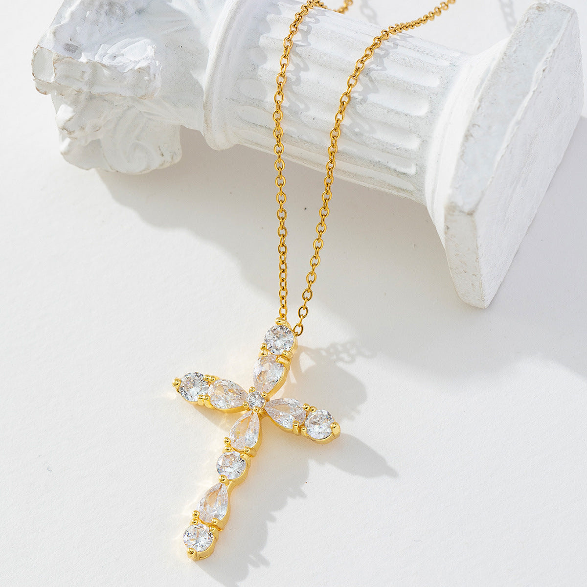 Wholesale Gilded Cross Geometry Zircon Vintage Pearl Necklace