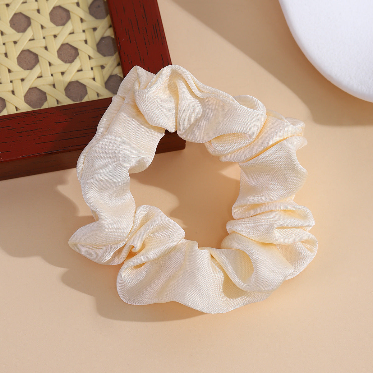 Wholesale Three dimensional flower girl with curly hair and hair loops