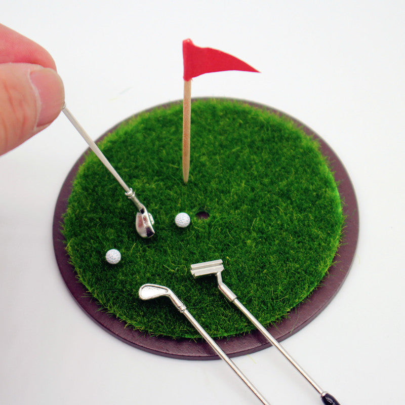 Wholesale Dollhouse Doll House Mini Golf Clubs Grass Model BJD Miniature Scene Prop Model Accessories