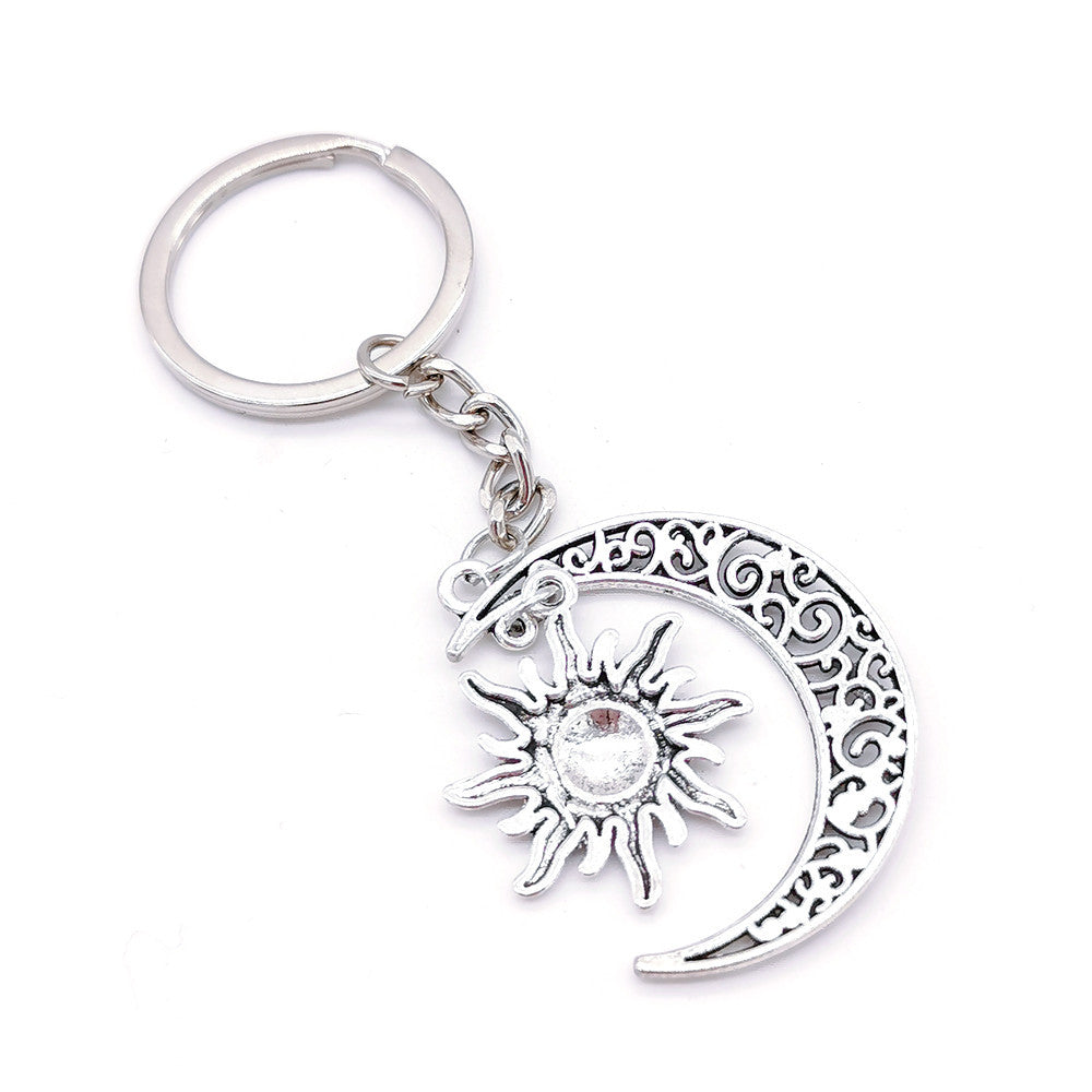 Wholesale keychain pentagram star peach heart pendant vintage sun moon combination keychain ornaments
