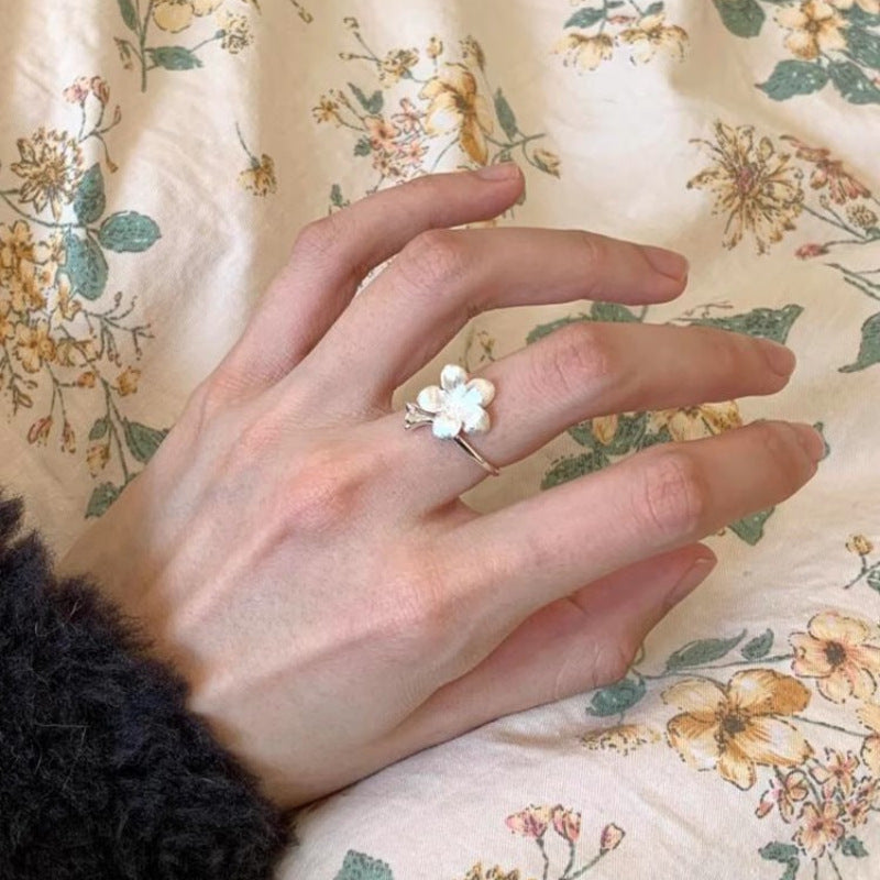 Wholesale Vintage Drawing Flower Opening Ring Niche Design Finger Ring