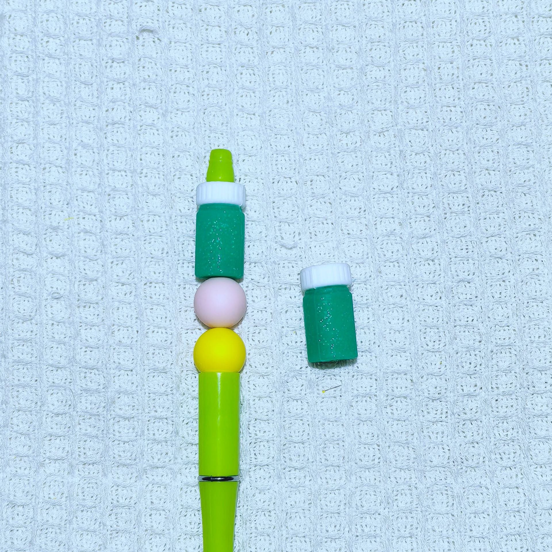 Wholesale 10pcs Three-dimensional adhesive mold bottle cap series