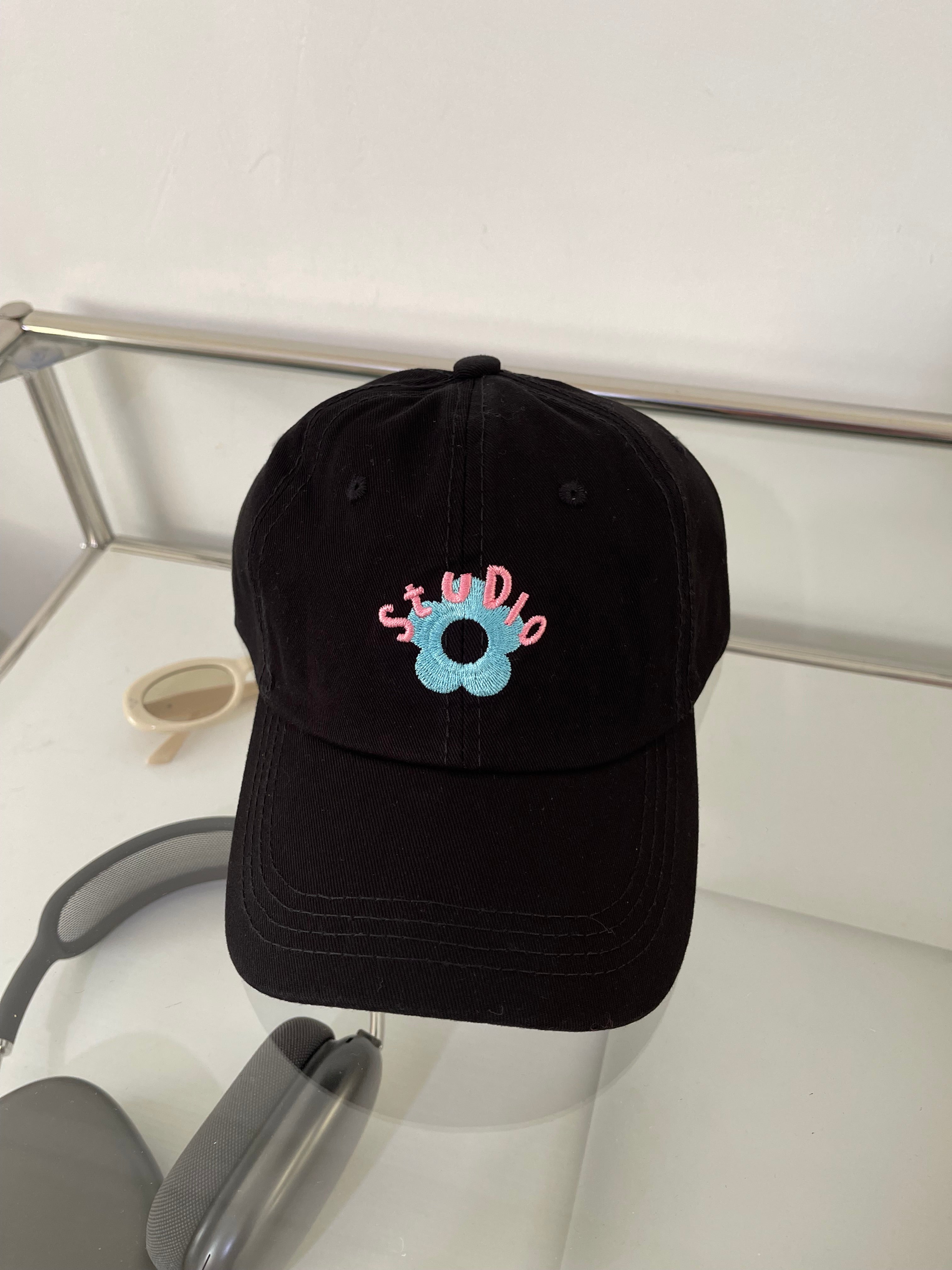 Wholesale Contrast Color Small Flower STUDIO Embroidery Soft Top Baseball Cap