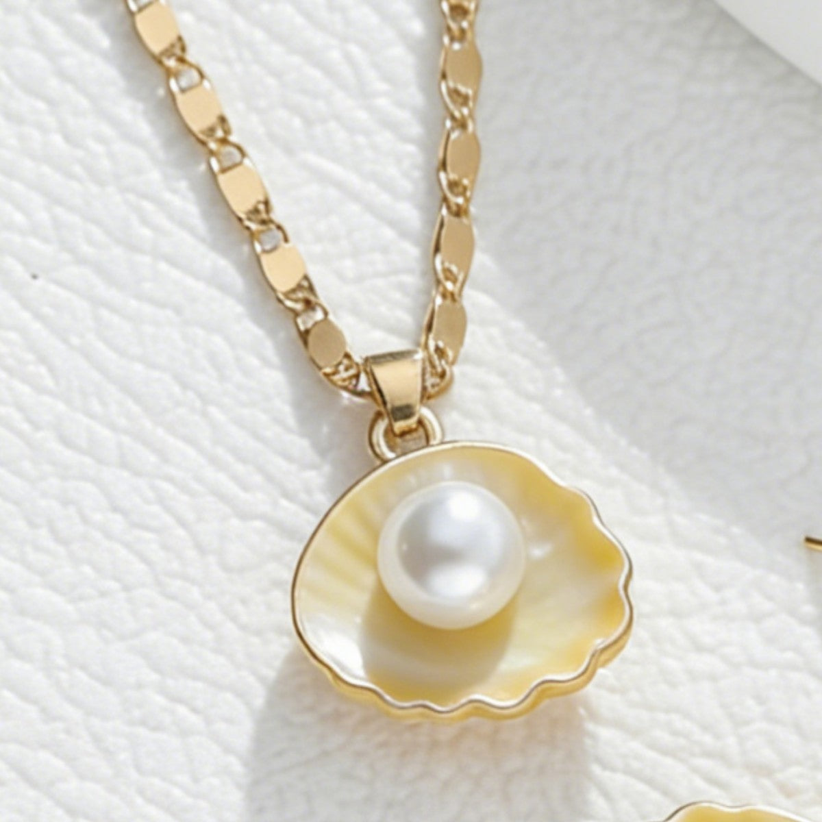 Wholesale Chic Pearl Sunflower Fan Shape 2 Piece Earrings And Necklace Set Alloy Electroplated Women S Jewelry Boutique Resale Party Wear
