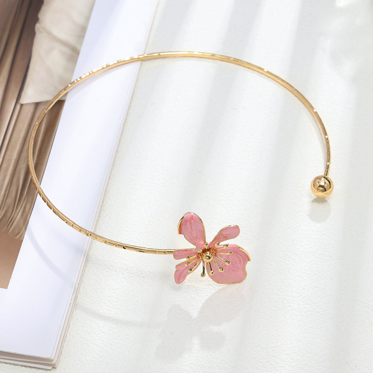 Wholesale Vintage Trendy Flower Choker Necklace For Women Alloy Pendant Jewelry Chic Everyday Fashion Accessory Gift