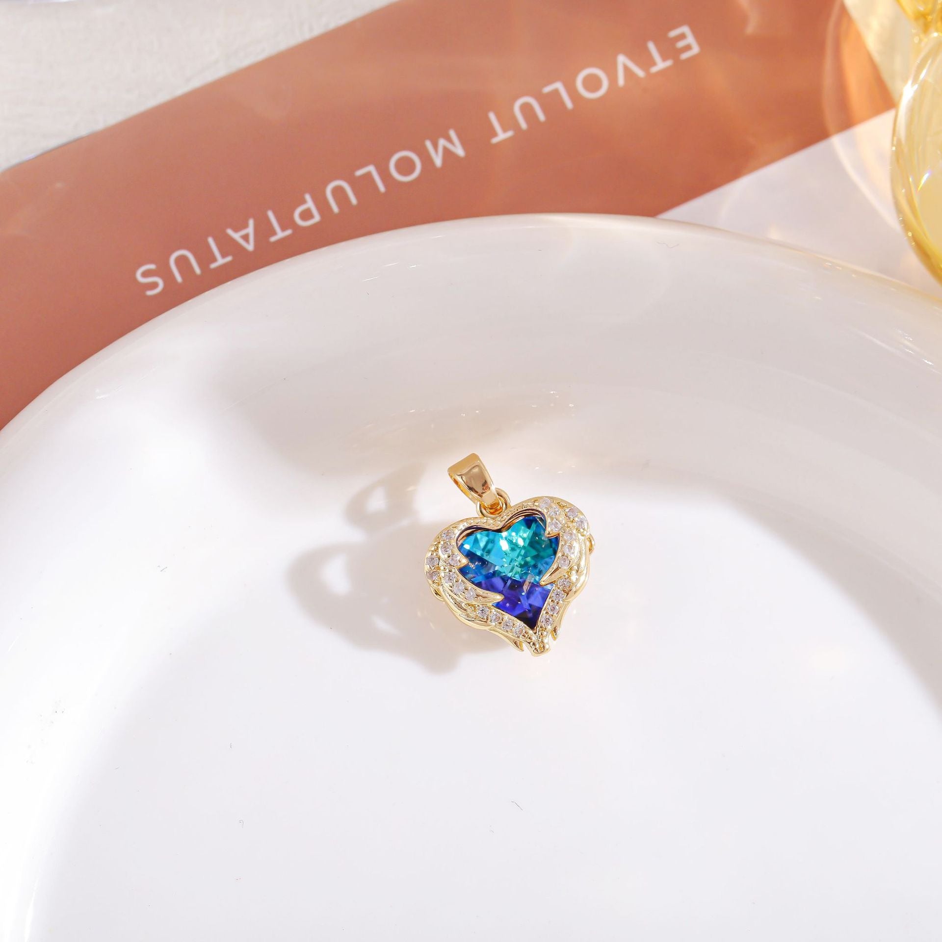 Wholesale titanium steel gold plated silver plated blue crystal ocean heart necklace