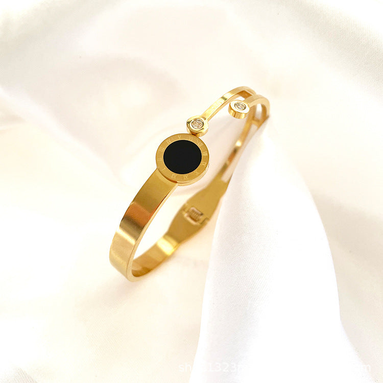 Wholesale Disc Geometric Hollow Diamond Bracelet Stainless Steel 18K Gold Plated Bracelet