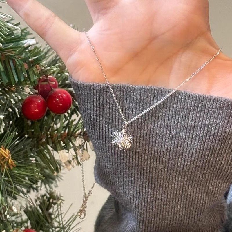 Wholesale Sparkling Four Leaf Clover Zircon Titanium Steel Necklace