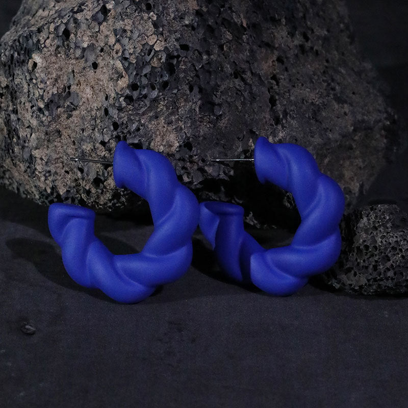 Wholesale Gut Simple Solid Color Commuter C Shape Twist Acrylic Earrings